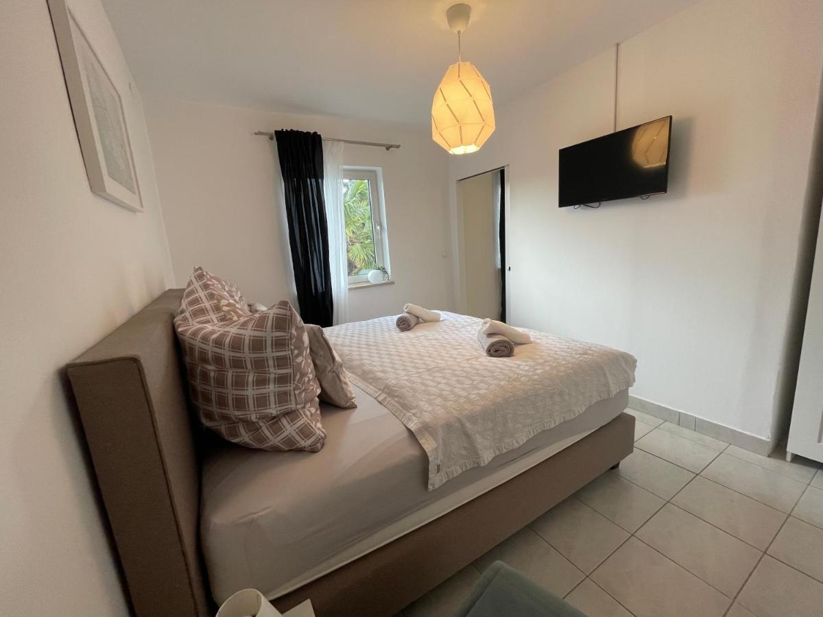 Enna Apartment 3 Perfect Location Medulin Bagian luar foto