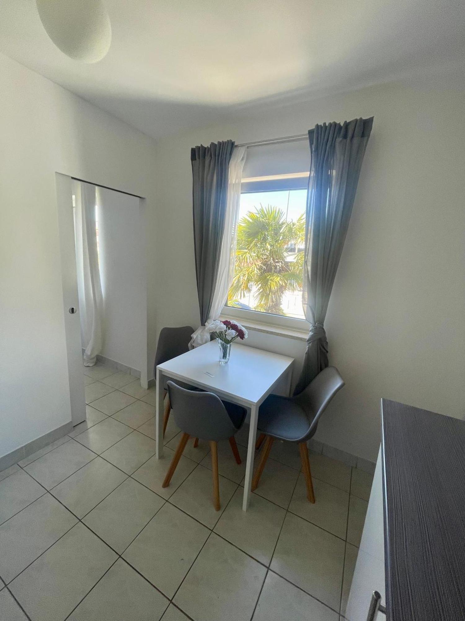 Enna Apartment 3 Perfect Location Medulin Bagian luar foto